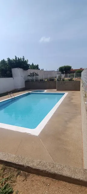 Alquiler Fijo, Casa Con Patio, Urb. Valle Hermoso, El Valle 