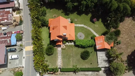 Espectacular Casa Grande En Venta En Jarabacoa 