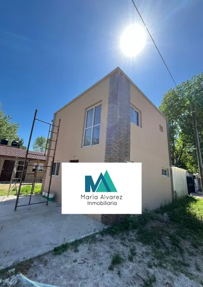 Venta Dúplex En Mar Del Tuyu, Ubicado En Zona Céntrica, Calle 73 Nro. 685, La Costa