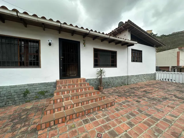 Alquiler De Casa Ubicada En La Avenida Pedro Russo Ferrer