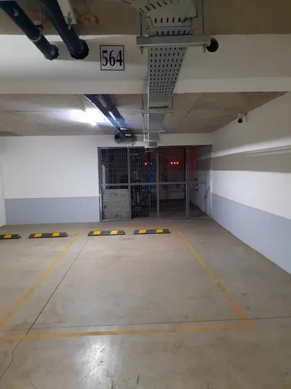 Arriendo Estacionamiento En Los Ilanes 86