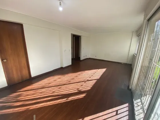 Ideal Para Remodelar. Cercano A Parque Inés De Suárez