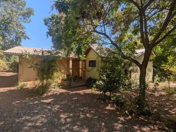 Parcela De Agrado Con Casa Y Plantacion De Almendros