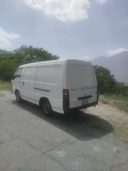 Mitsubishi L300 L