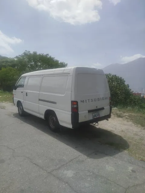 Mitsubishi L300 L