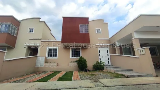 25-4924* Nataly Zambrano Te Vende Esta Hermosa Moderna Casa (1 Nivel) En Venta En Ciudad Roca, Lara