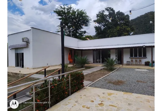 Rhbr-14243 (finca) 2 Niveles (santa Fe De Aantioquia)