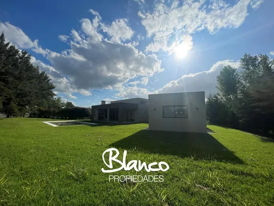 Casa  En Alquiler En San Matias, Escobar, G.b.a. Zona Norte