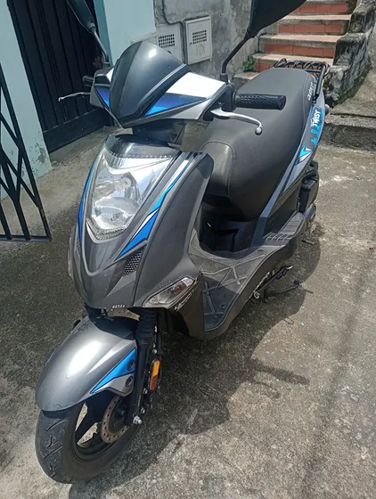 Moto Kimko Twist Modelo 2020,  Color Gris Papeles Traspaso