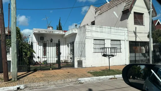 Casa En Venta Turdera