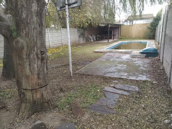 Casa Sobre Lote De 10 X 46 A 3 Cuadras Del Acceso Oeste