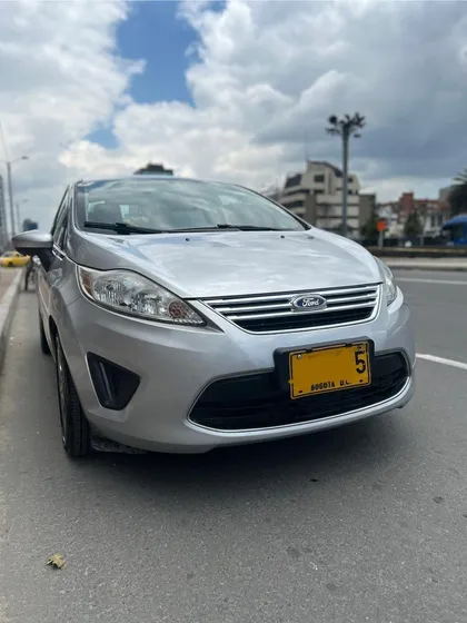 Ford Fiesta Se Automático