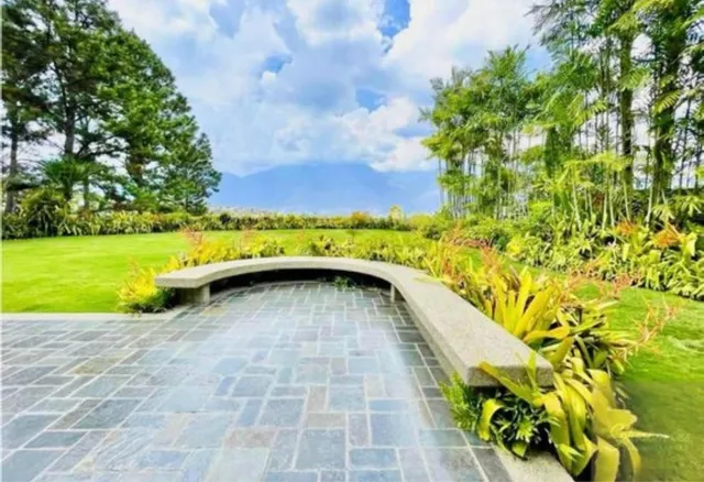 Se Vende Casa 750m2 5h+5s/8b/15p Cerro Verdes