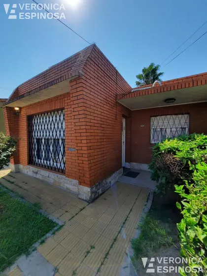Ph En Venta,  Tres Ambientes Al Frente - Moron Sur