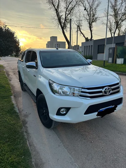 Toyota Hilux Pick-up 2.8 Cd Srv 177cv 4x4