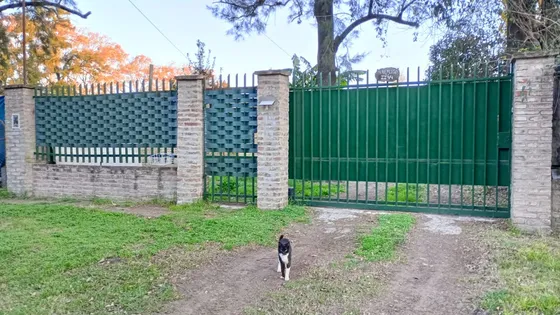 Villa Udaondo - Venta - Amplio Lote C/ 2 Departamentos