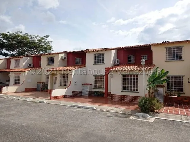 Venta Comoda Y Bella Casa Quinta Con Excelente Ubicacion, Urb La Piedad Norte  Totalmente Equipada Y Semi Amoblada Cabudare Gabriela C