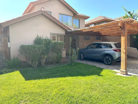 Casa 3 D 3 B En Chicureo Colina