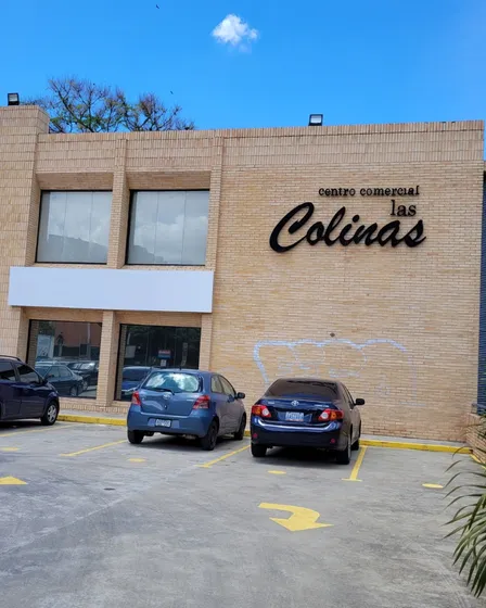 Local Comercial En Alquiler Los Samanes (centro Comercial Las Colinas)