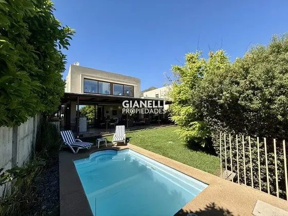 Casa 3d/3b + Estar + Servicios + Escritorio - Av. Chamisero
