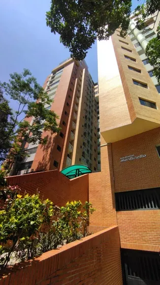 Mariana Castillo Vende Apartamento En Urb El Bosque, Valencia - Ina-652