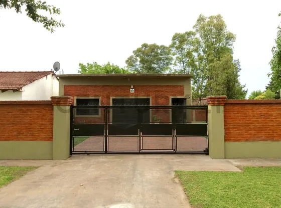 Venta De Casa Y/o Local Comercial - 2 Lotes | Av. Gaona Y Puente Roca, Gral. Rodríguez