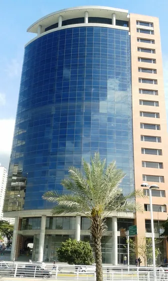 Gm - Se Alquila Una Oficina Completamente Amoblada En Torre Corporativa La Qvadra Los Dos Caminos, Diagonal Al Centro Comercial Millenium