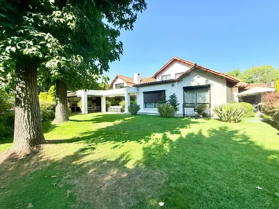 Espectacular Casa En Excelente Sector De La Dehesa