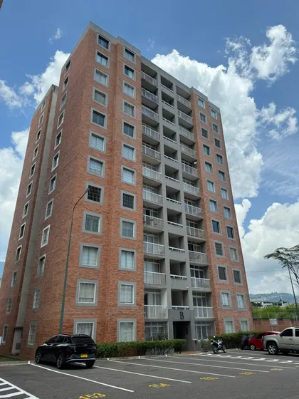 Apartamento En Venta Ubicado En El Conjunto Residencial  Bellavista , Sector Pueblo Nuevo / Ym