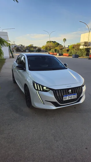 Peugeot 208 1.6 Feline Tiptronic