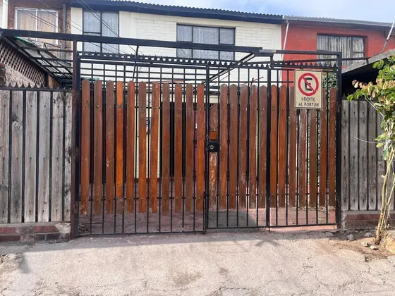 Se Vende Casa En Villa Viena, Maipú