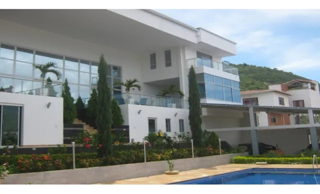 Vendo O Alquilo Hermosa Mansion En San Gil