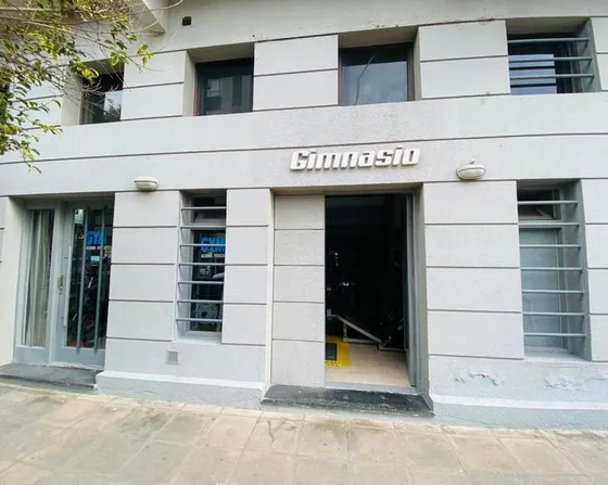 En Block 4 Locales Unificados En Esquina Chauvin