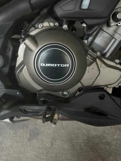 Motor Bicilindrico, Frenos Abs, Doble Disco Delantero. 41 Hp