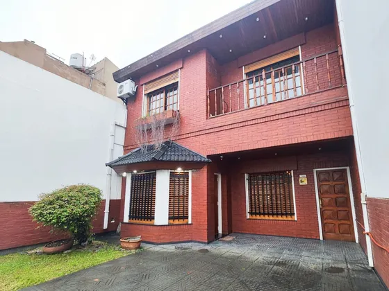 Venta Casa 4 Ambientes Caseros Centro Apto Credito