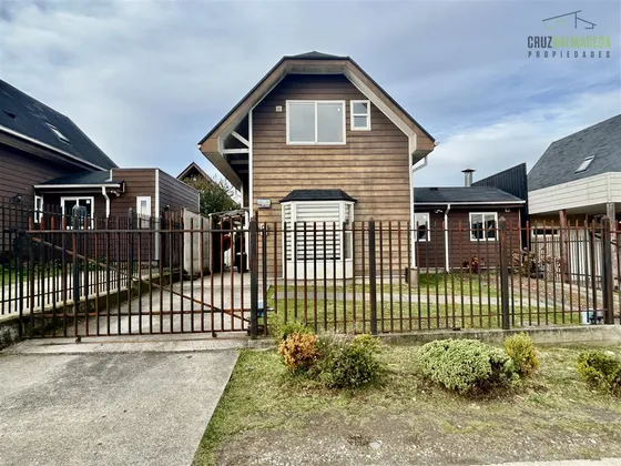 Casa En Arriendo De 3 Dorm. En Puerto Varas