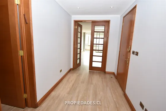 Departamento En Arriendo De 4 Dorm. En Las Condes
