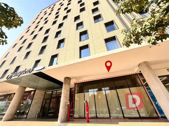 Venta Local Comercial En Manquehue Norte 86 M2 / 10.826 Uf