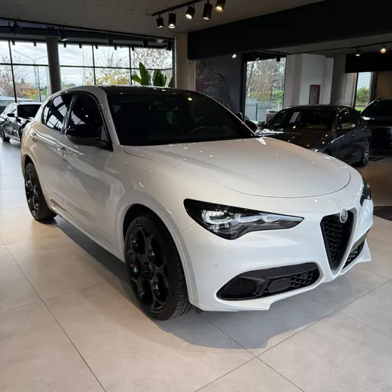 Alfa Romeo Stelvio 2.0 280cv At Q4 Veloce