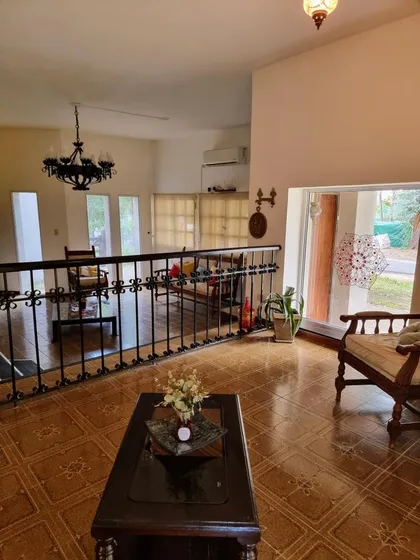 Casa En Venta - 3 Dormitorios 3 Baños - 730mts2 - Pilar 