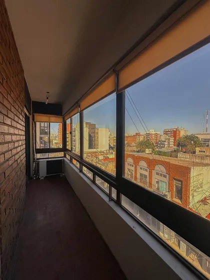 Apto Credito Departamento 3 Ambientes En Moron Centro Con Balcon Al Frente
