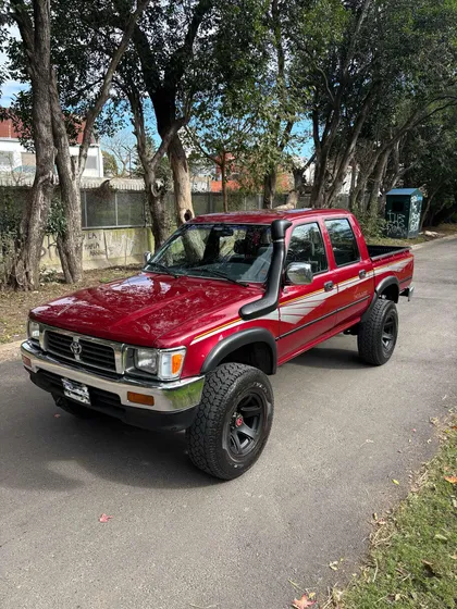 Toyota Hilux 2.8 D/cab 4x4 D Sr5
