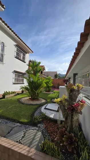 Np Se Vende Casa En La Urb La Viña De Valencia En Calle Cerrada Código 338944