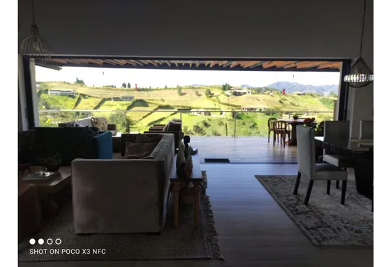 Casa Campestre En Exclusiva Parcelación Vía Al Aeropuerto