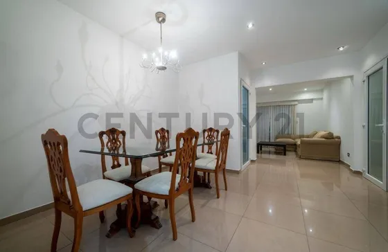Venta Ph 3 Ambientes Con Patio Y Cohera/local En Zona Residencial De Lomas De Zamora.