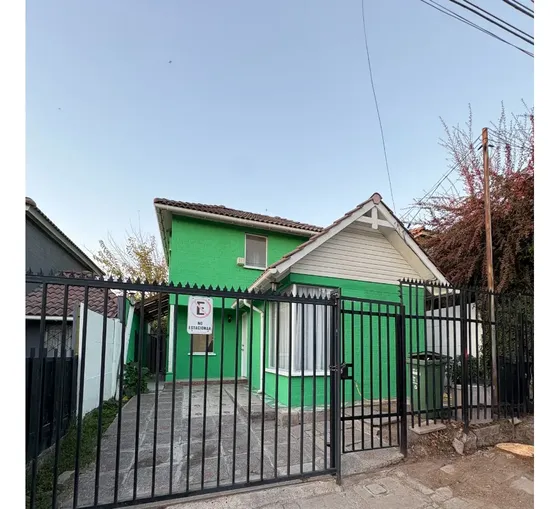 Casa Dos Pisos / Diego Portales
