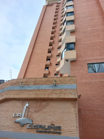 Lm Vende Apartamento De Lujo, En Res. La Coruña, La Trigaleña, Valencia.