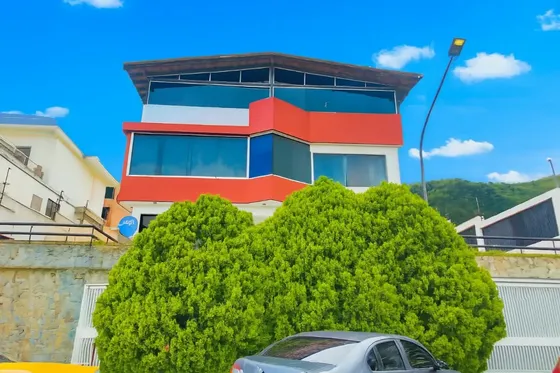 Casa En Venta En Terrazas De Bella Vista Colinas De Bella Vista Bifamiliar Remodelada Conjunto Privado Con Jardin 26-7489 Ep