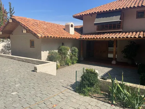 Preciosa Casa Familiar En Venta Quichamali