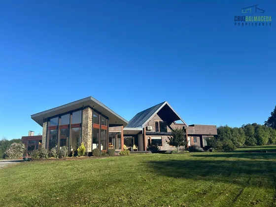 Casa En Venta De 4 Dorm. En Puerto Varas
